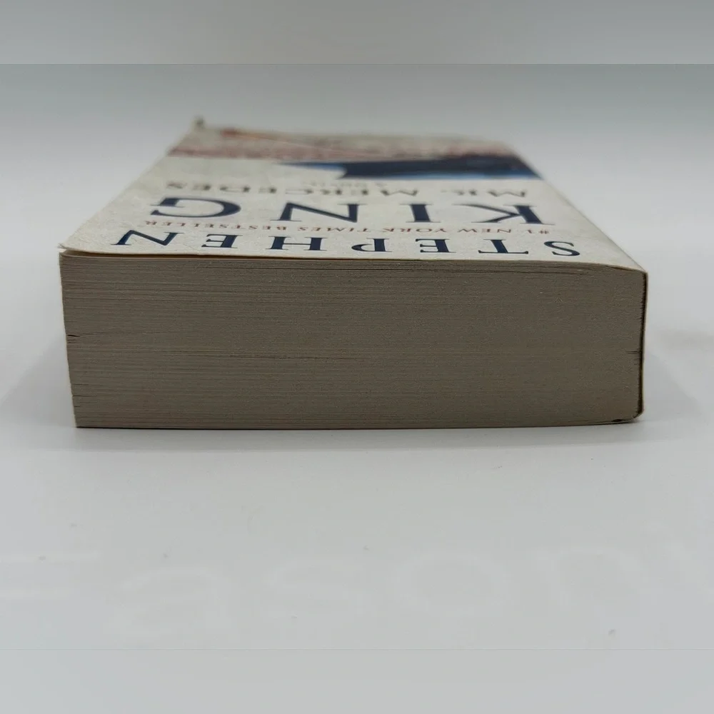 Mr. Mercedes A Novel by Stephen King (Paperback Book, 2014)